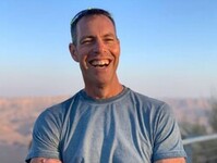 Он не успел увидеть дочь, но успел спасти других