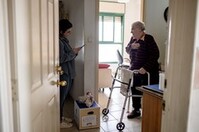11 вещей, которые стоит проверить в доме пожилых близких